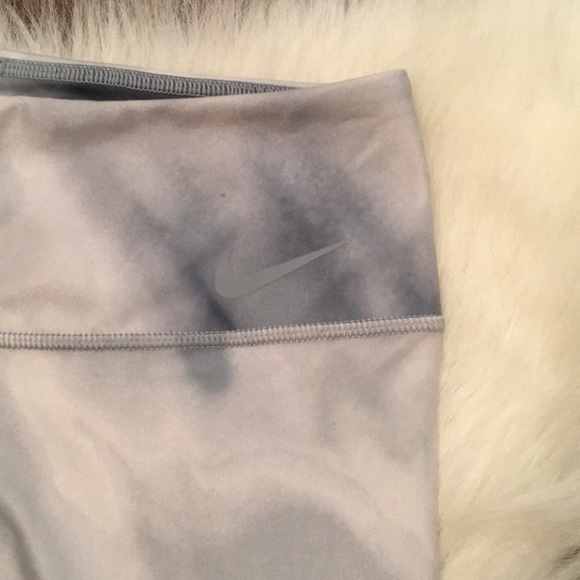 Nike cropped tights - Picture 4 of 6